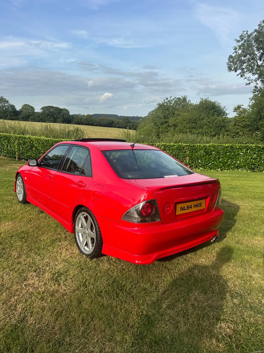Lexus is200 - Image 2