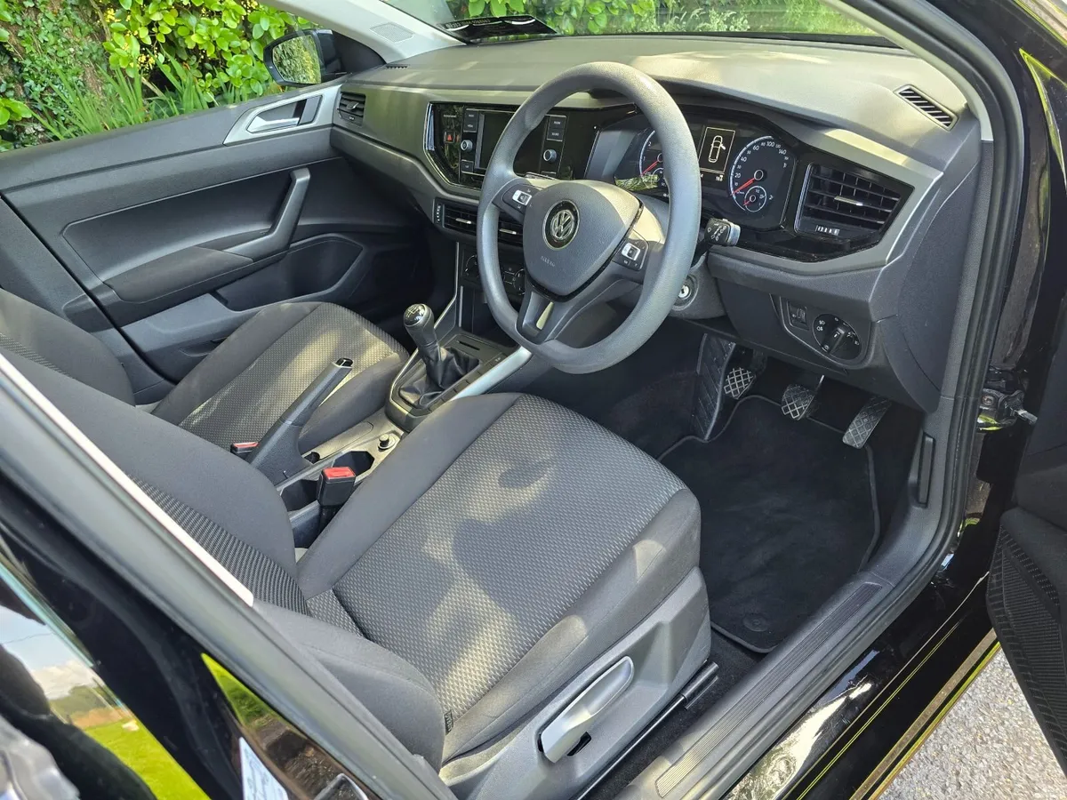 Volkswagen Polo 2019 - Image 2