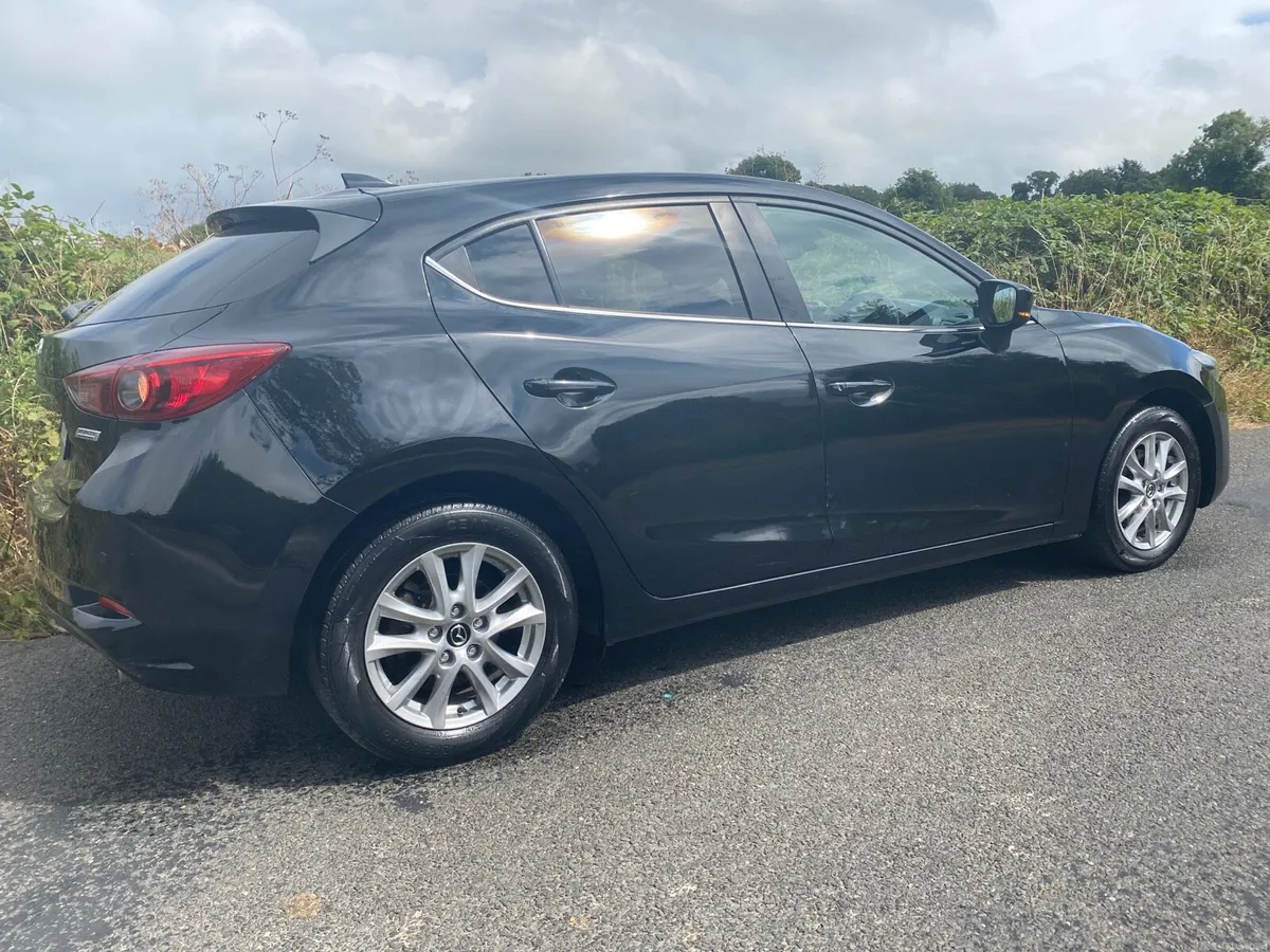 MAZDA 3 EXECUTIVE LUXURY MODEL AS NEW 1.5 D - Image 2