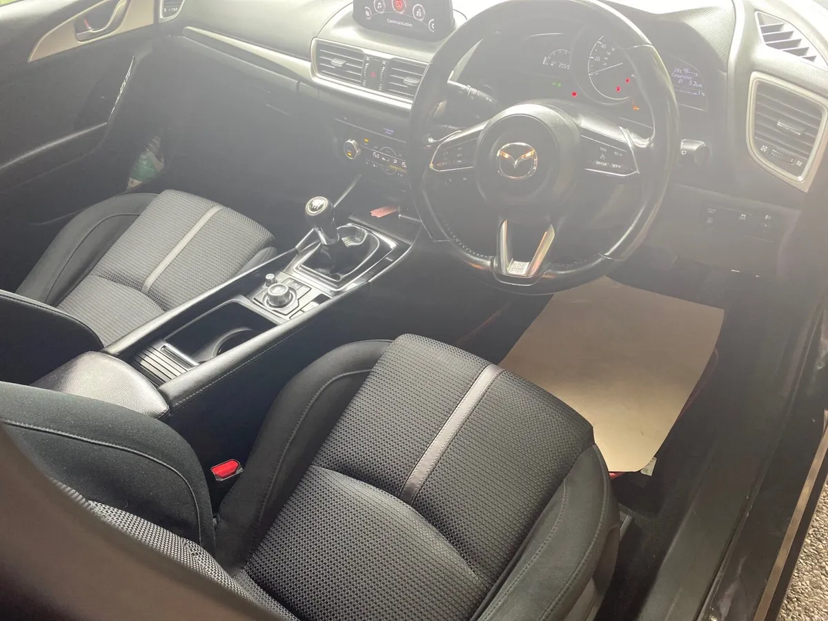 MAZDA 3 EXECUTIVE LUXURY MODEL AS NEW 1.5 D - Image 4