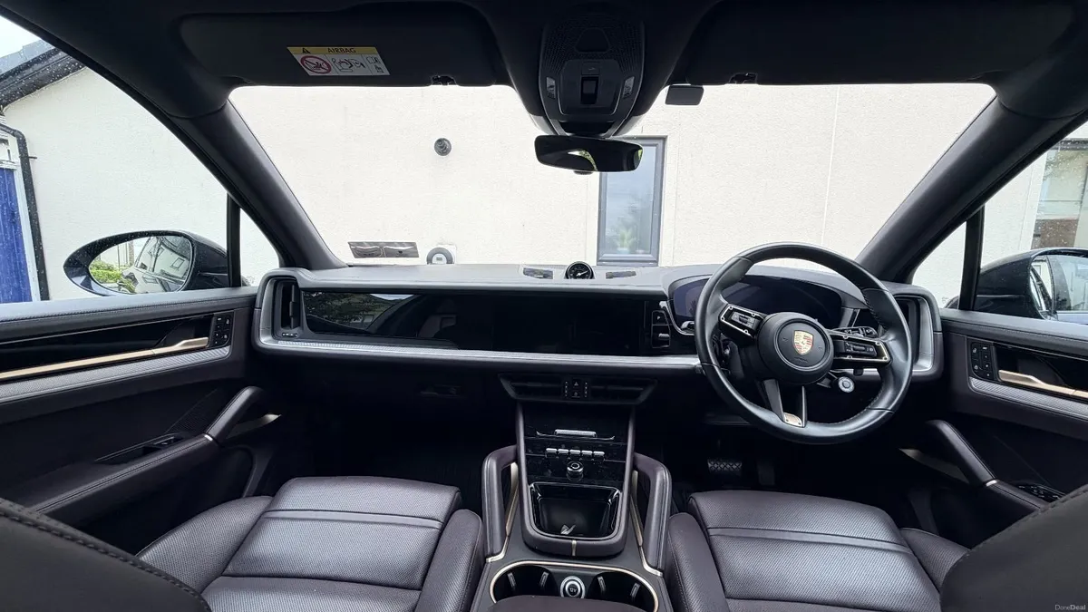 Porsche Cayenne 2024 - Image 4