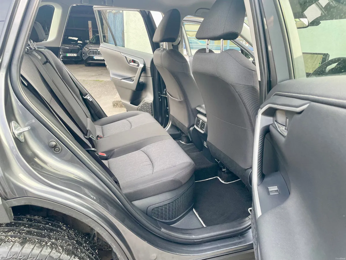 Toyota RAV4 Luna 2.5 Petrol Hybrid Auto,2024 - Image 4