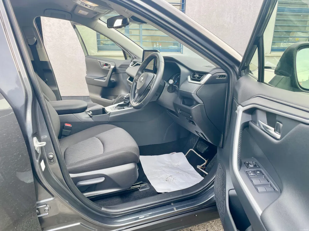 Toyota RAV4 Luna 2.5 Petrol Hybrid Auto,2024 - Image 5