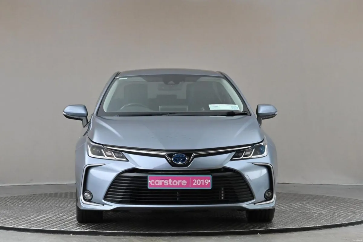 Toyota Corolla 1.8 HYBRID LUNA SPORT SALOON **SAT - Image 2