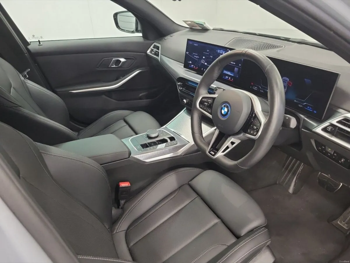 BMW 3-Series 330e M Sport - Image 6