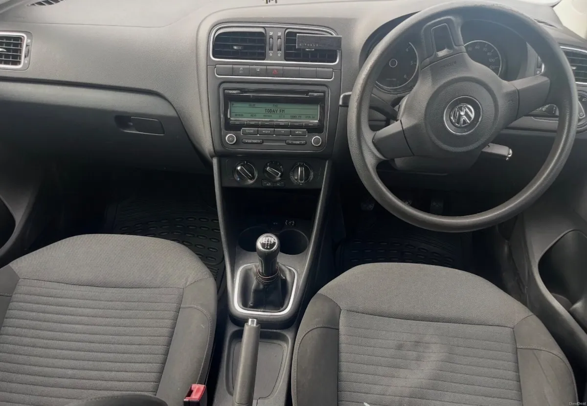 Volkswagen Polo 2011 - Image 5