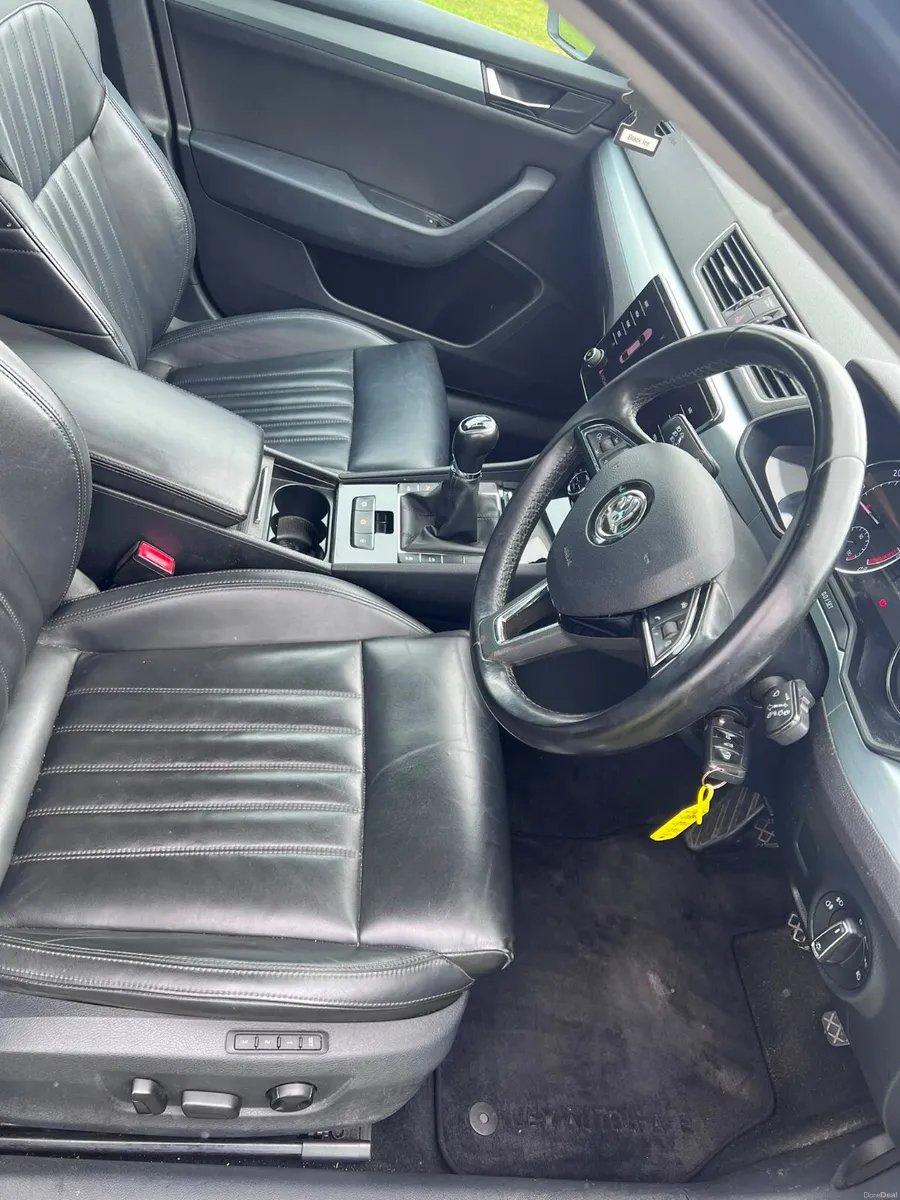 Skoda Superb 2018 - Image 5