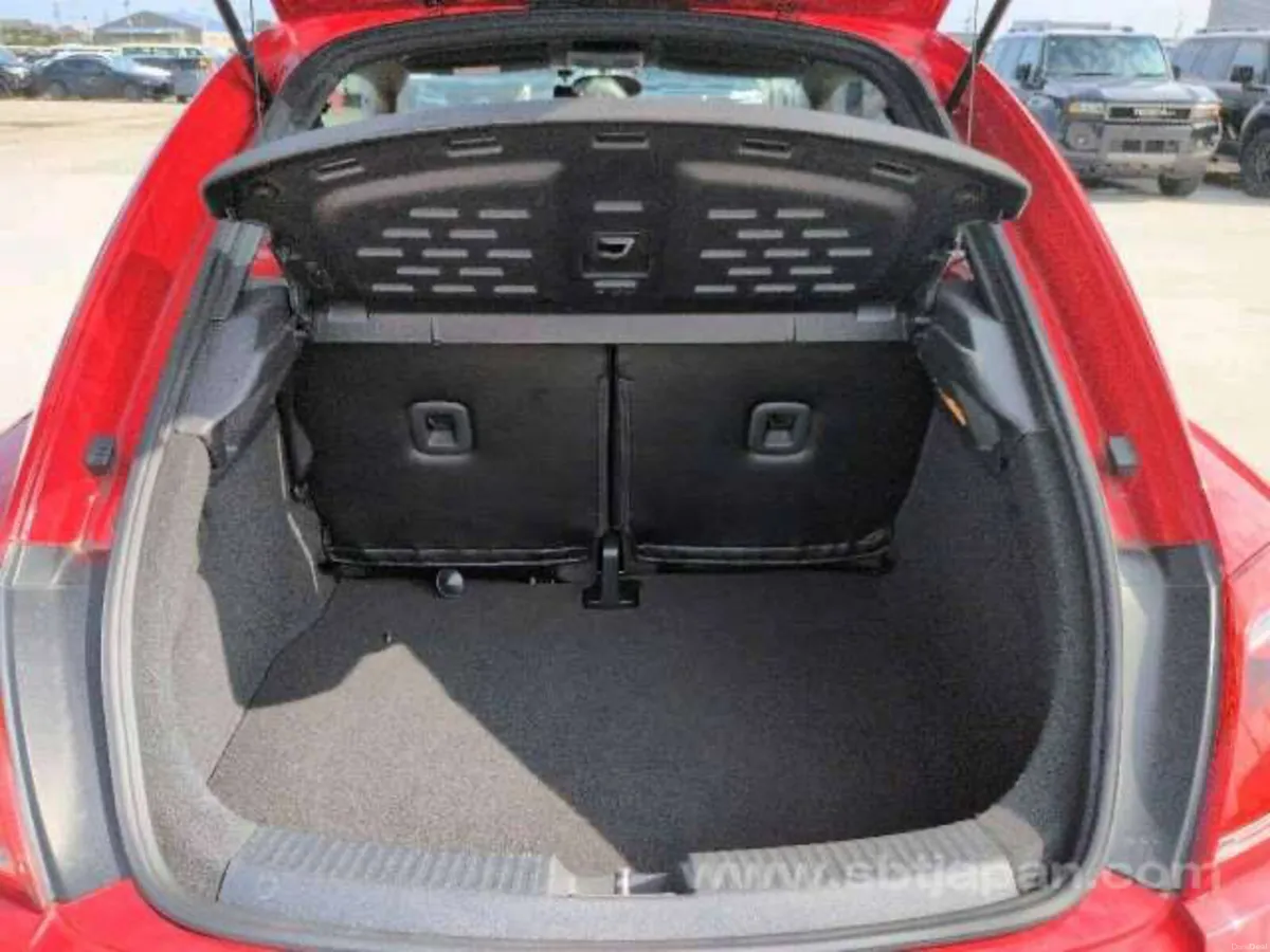 2013 VW Beetle  Immaculate Condition   Automatic - Image 6