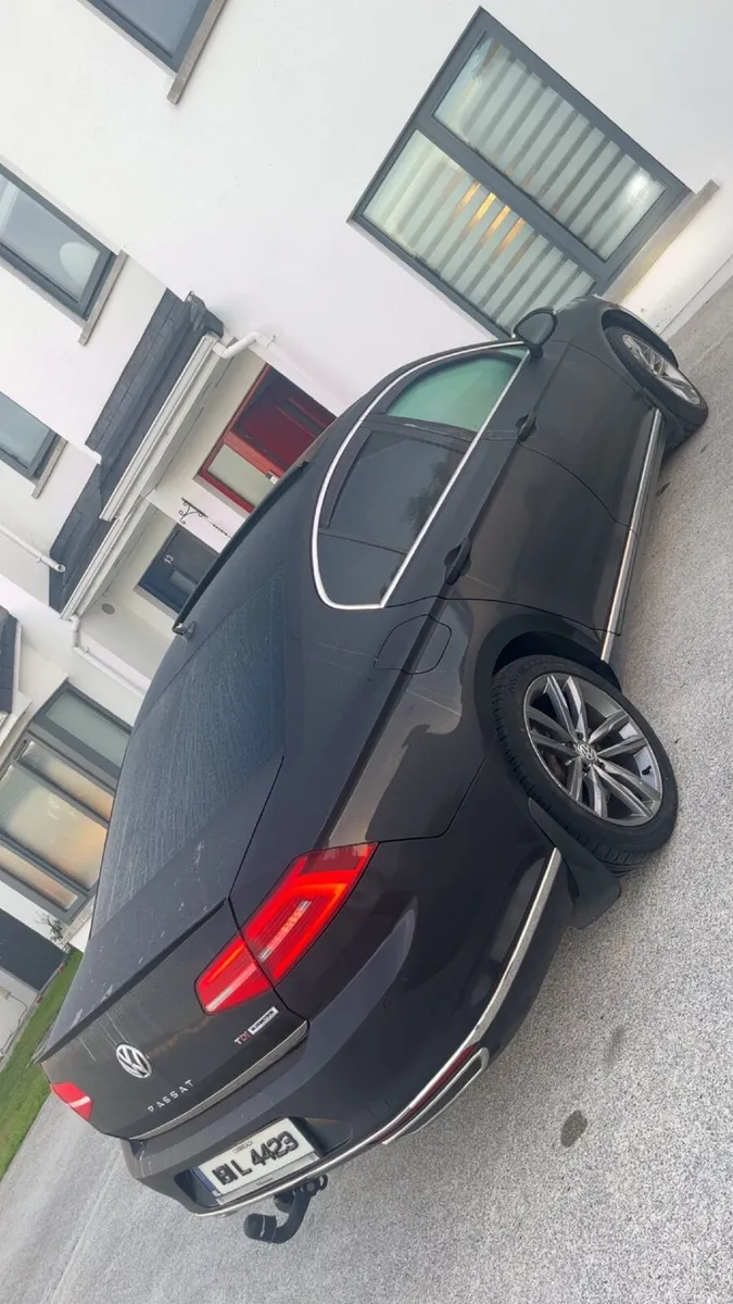 Volkswagen Passat 2018 - Image 6