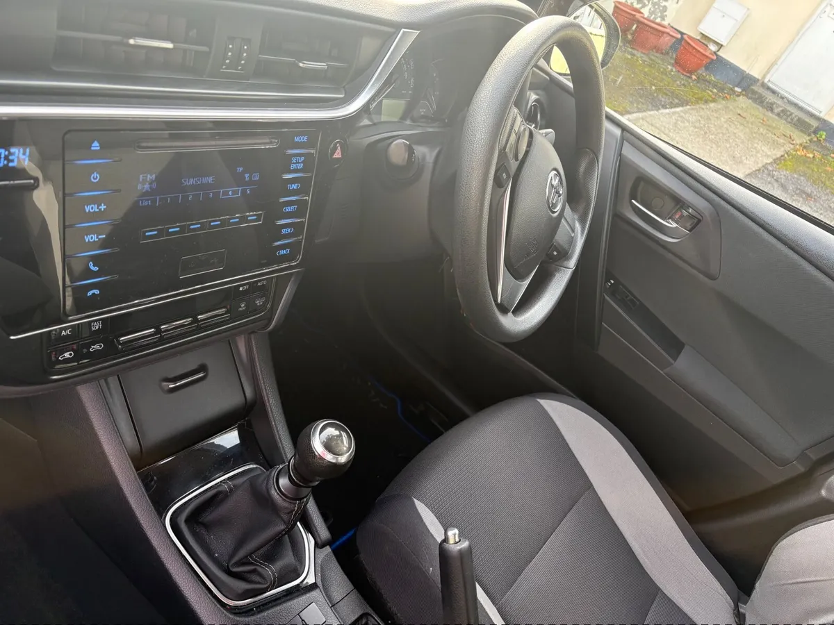 Toyota Auris 2016 - Image 5
