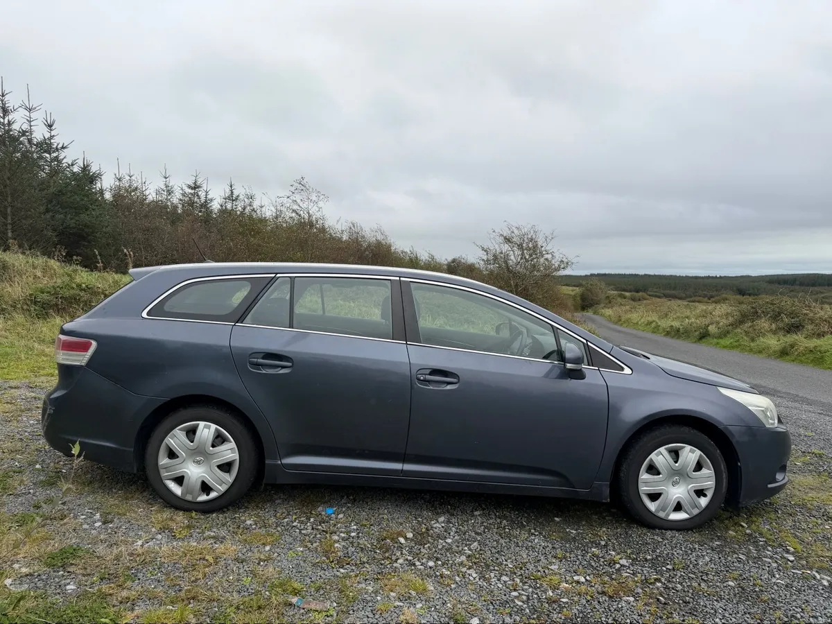 Toyota Avensis 2010 2.0 Diesel - Image 3