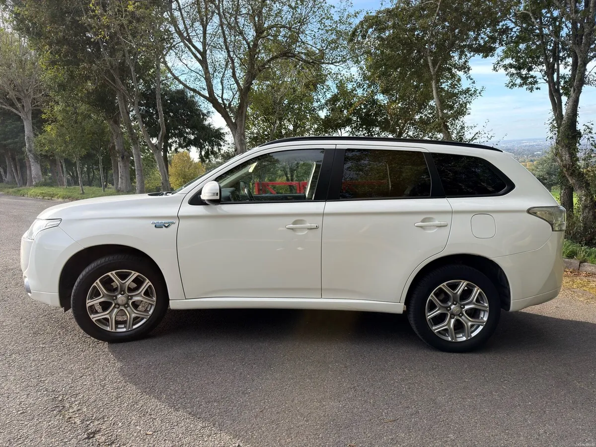 2015 Mitsubishi Outlander PHEV, NCT & Full History - Image 4