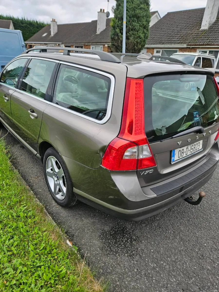 Volvo V70 2.5 petrol - Image 2