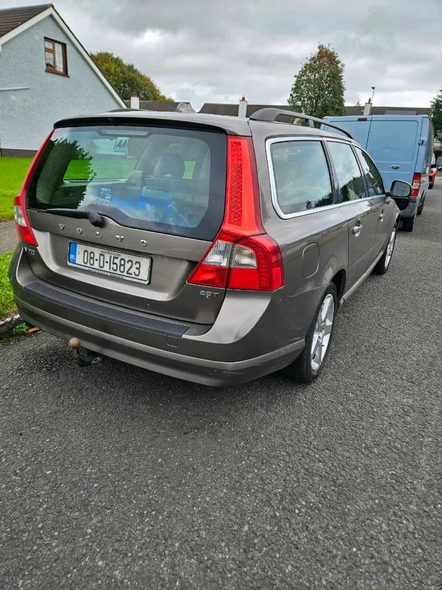 Volvo V70 2.5 petrol - Image 4