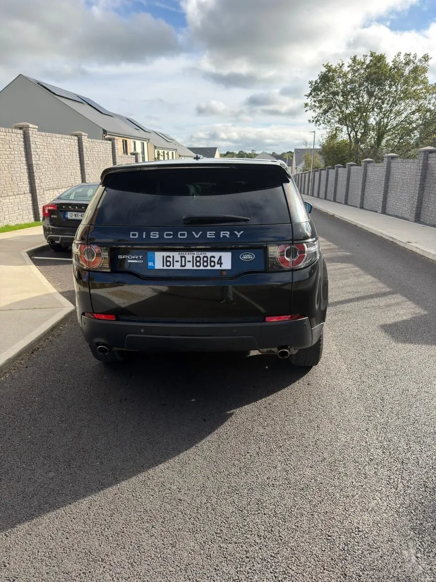 Land Rover Discovery 2.0 TD4 - LOW MILEAGE - Image 4