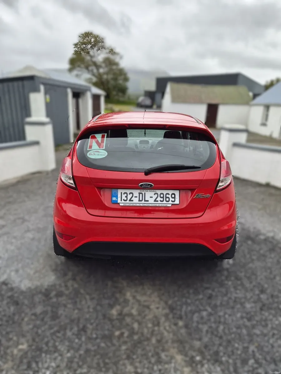 Ford Fiesta 2013 - Image 2