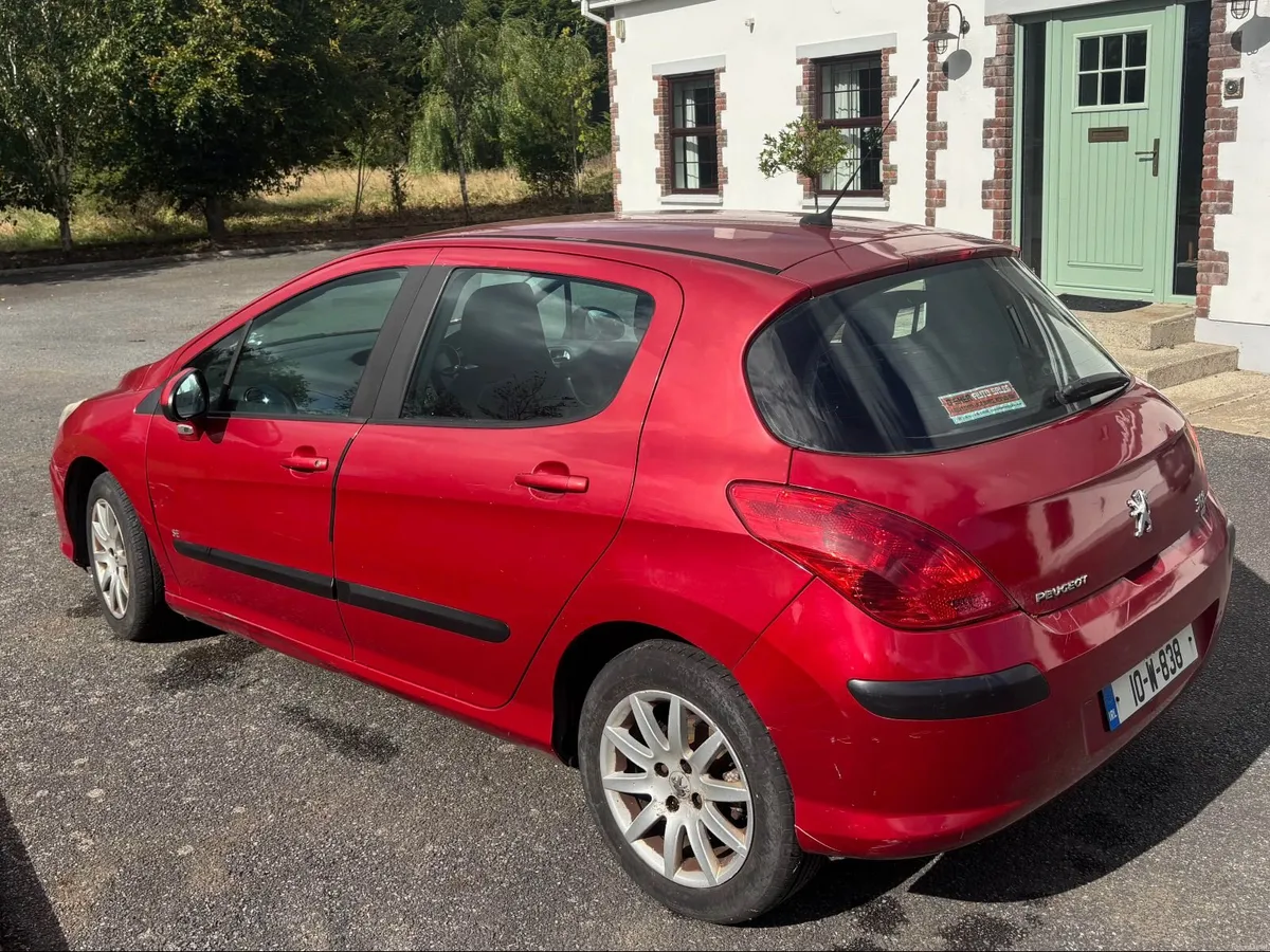 Peugeot 308 2010 - Image 2