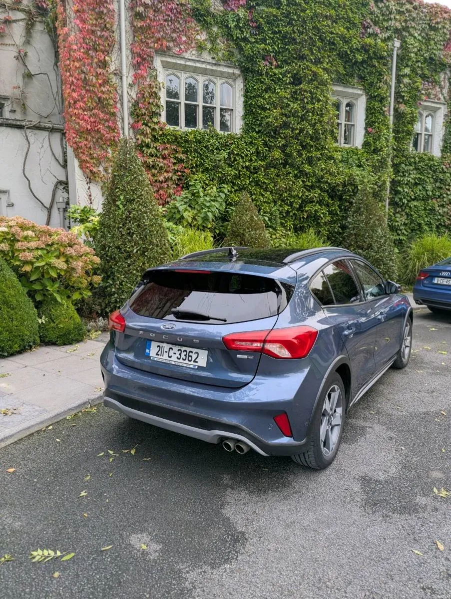 Car - Image 2