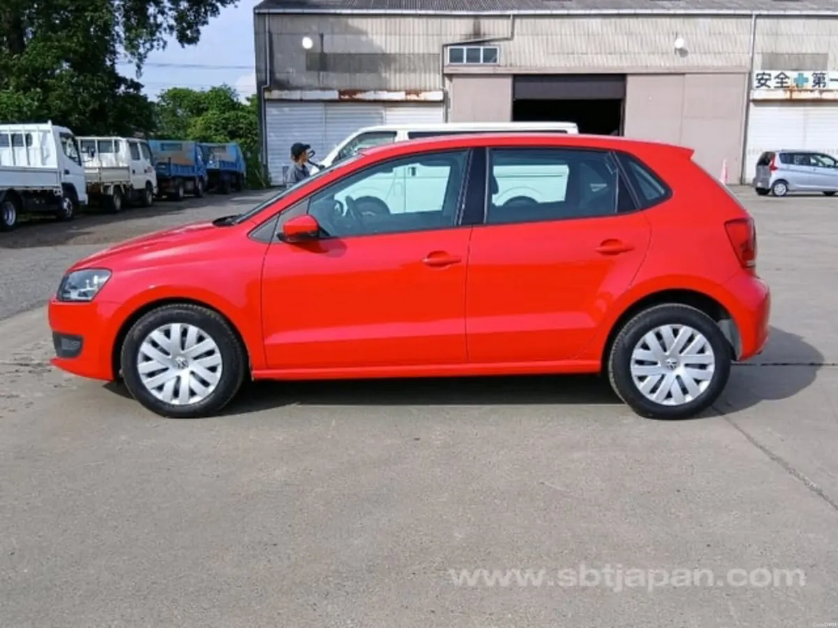 2013 VW polo  Immaculate Condition  Automatic - Image 4