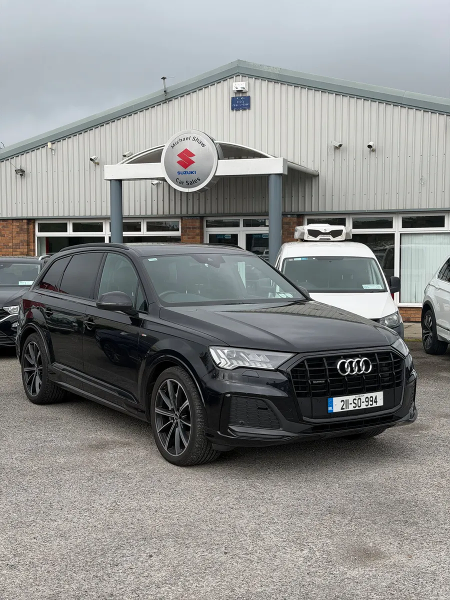 211 Audi Q7 S Line Black Edition - Image 1