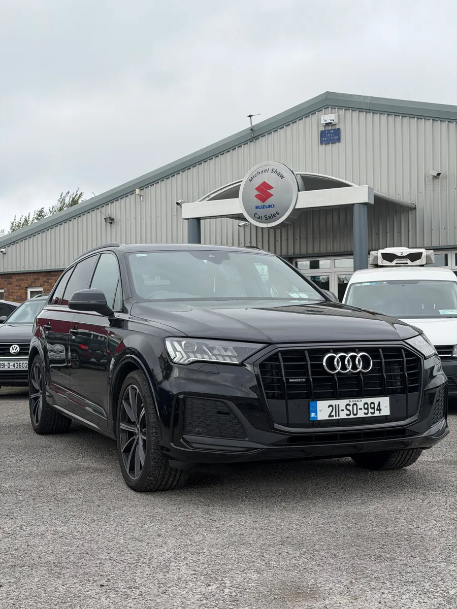 211 Audi Q7 S Line Black Edition - Image 4