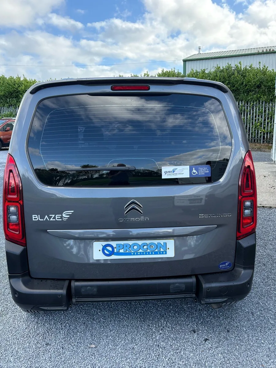 Wheelchair accessible car - Image 3