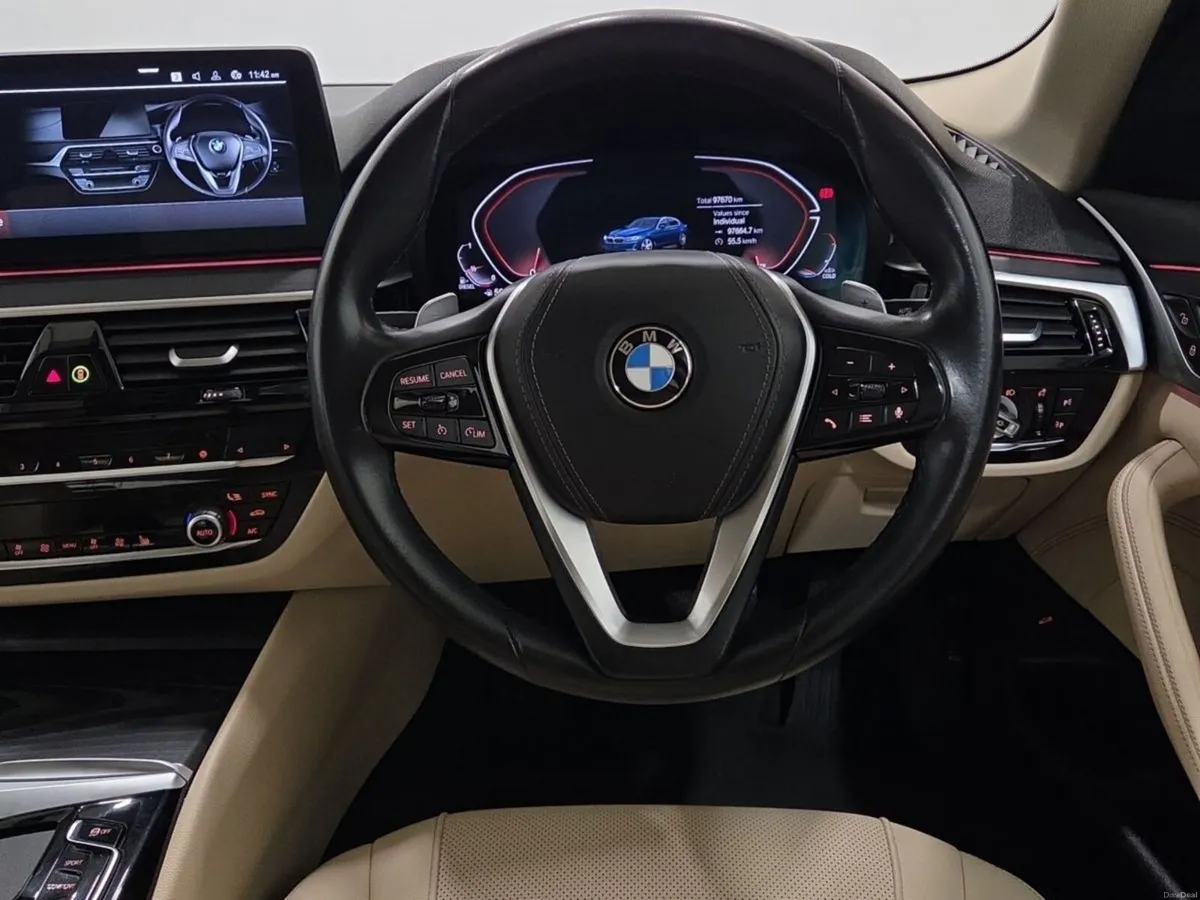 BMW 5-Series 520d SE Saloon - Image 5