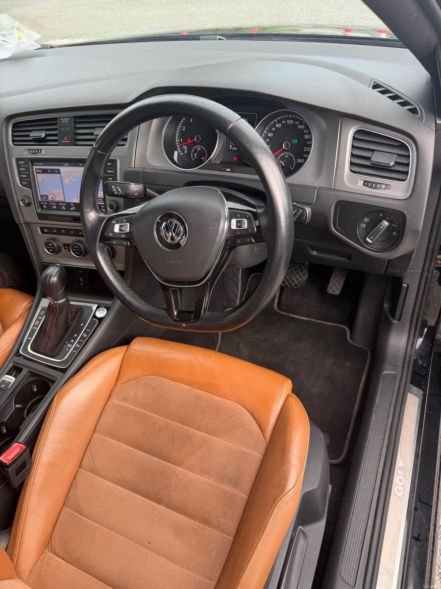 Volkswagen Golf Milano Edition Sunroof - Image 5