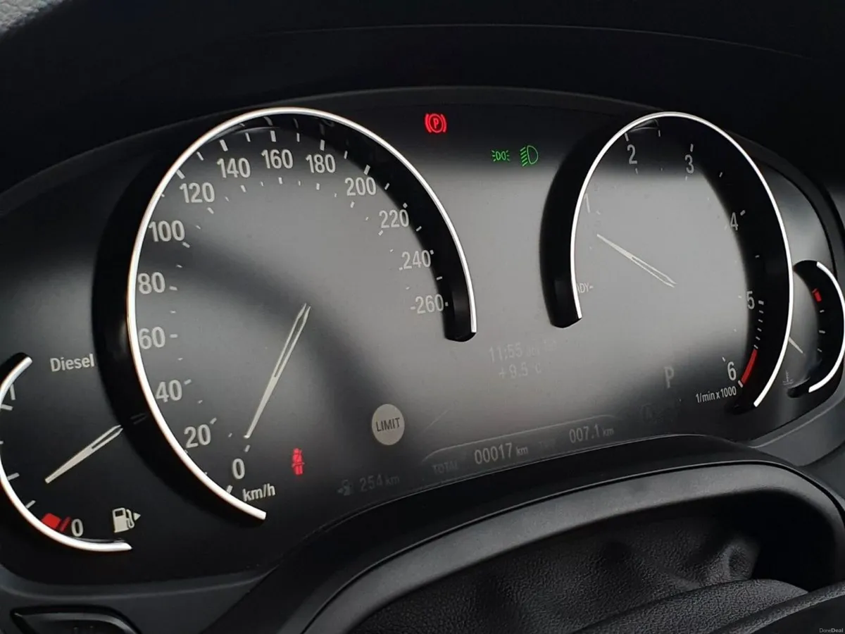 BMW 3-Series 318d Sport Saloon - Image 5