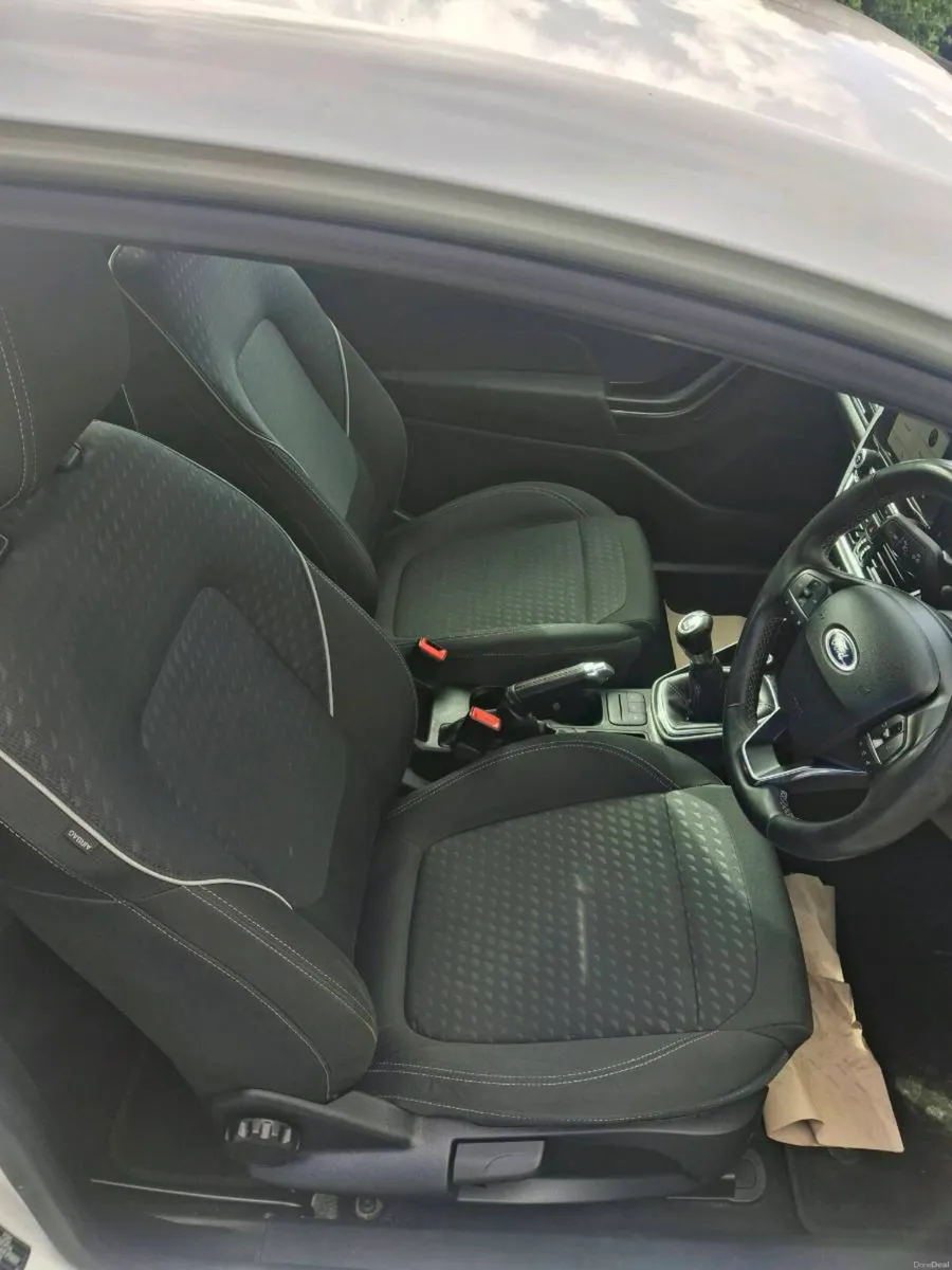 2019 ford fiesta 1.1 petrol - Image 6