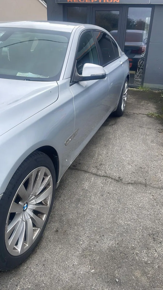 BMW 7-Series LD 2013 - Image 4