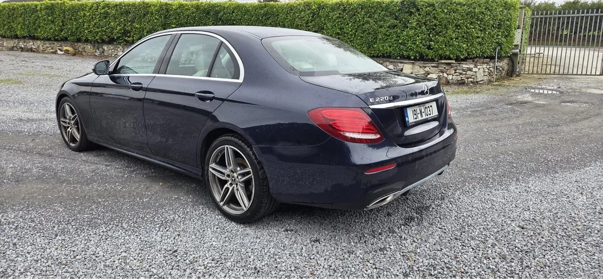 Mercedes Benz E200d AMG - Image 4