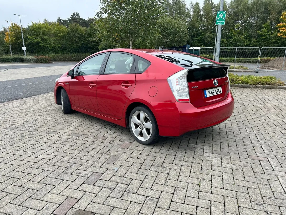 Toyota Prius 2011 - Image 4