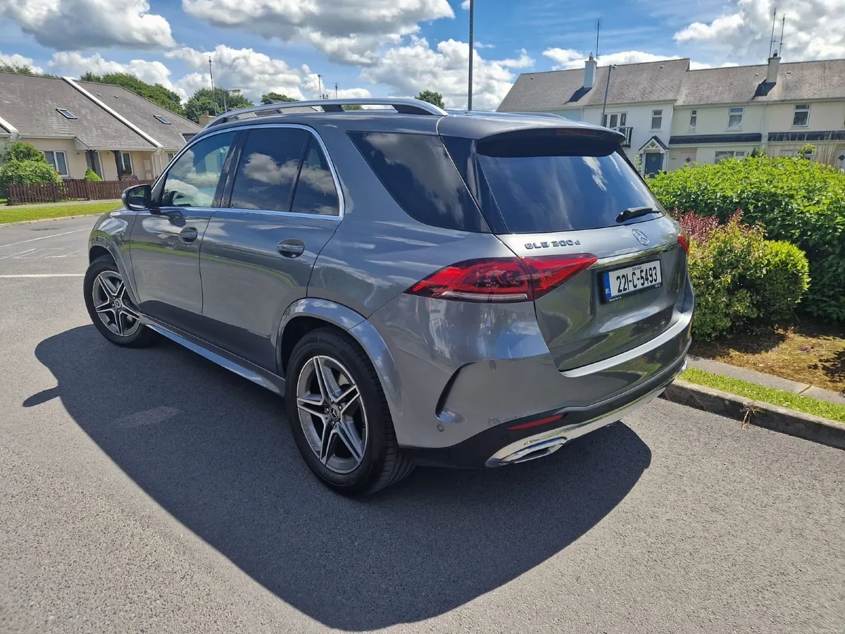 Mercedes GLE300D 4Matic SUV AMG 2.0L - Image 4