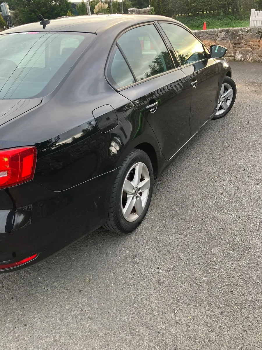 Volkswagen Jetta 2.0TDI - Image 4