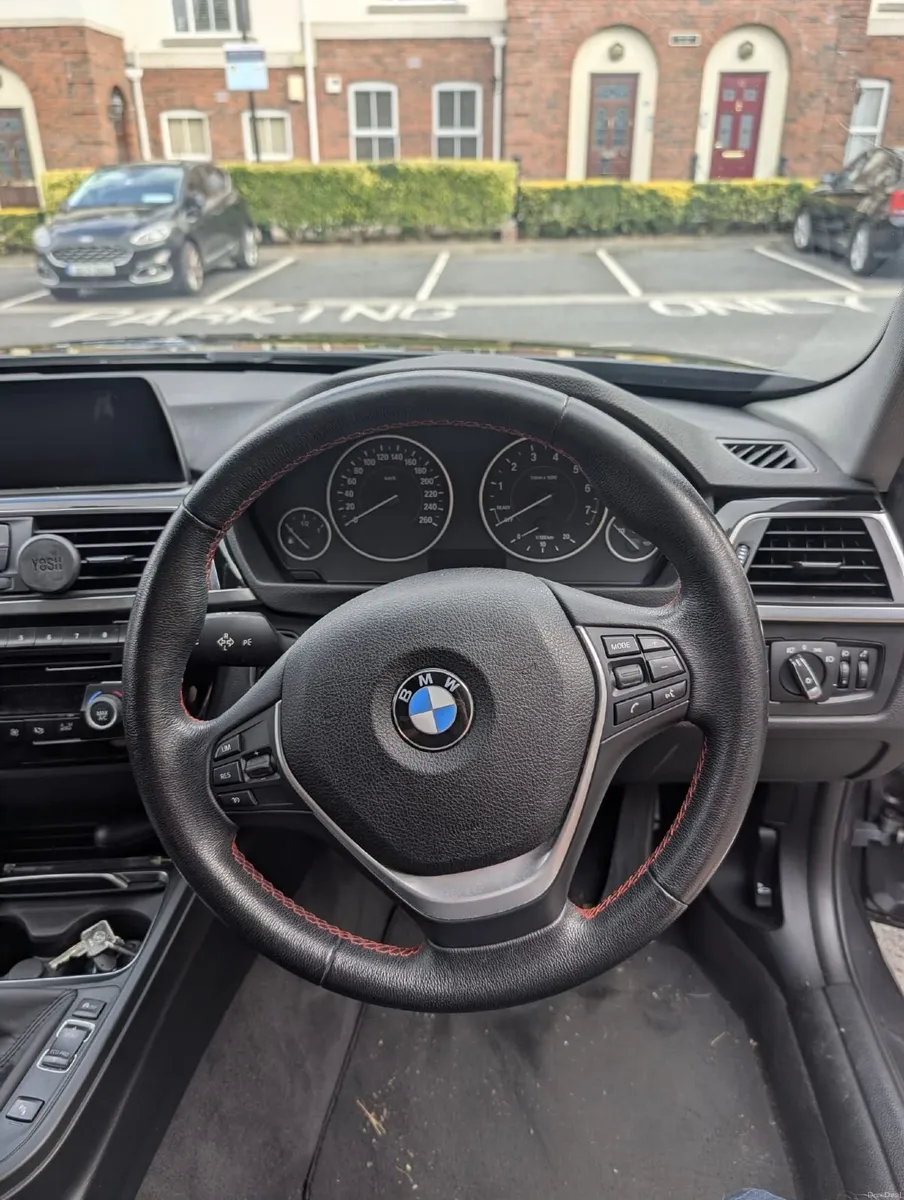2017 Manual  BMW 318i Low Milage - Image 5