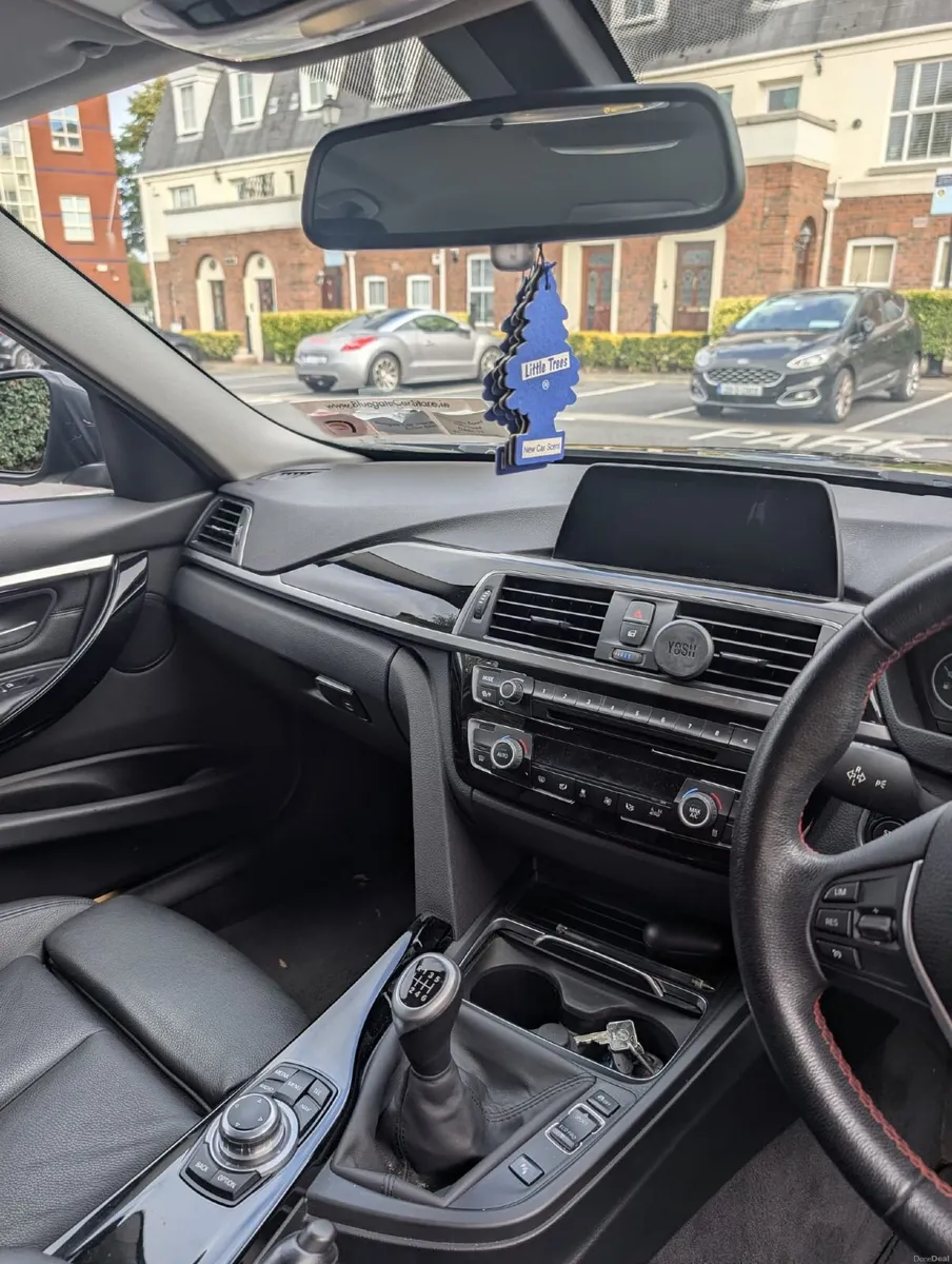 2017 Manual  BMW 318i Low Milage - Image 6