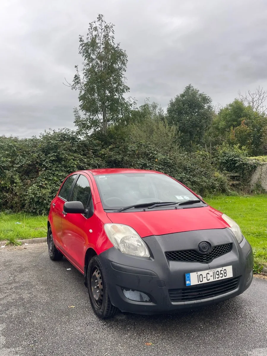 Toyota Yaris 2010 - Image 1