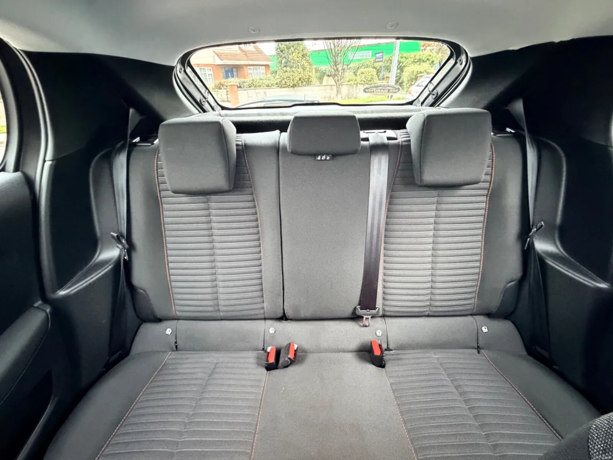 Peugeot 208 - Image 6