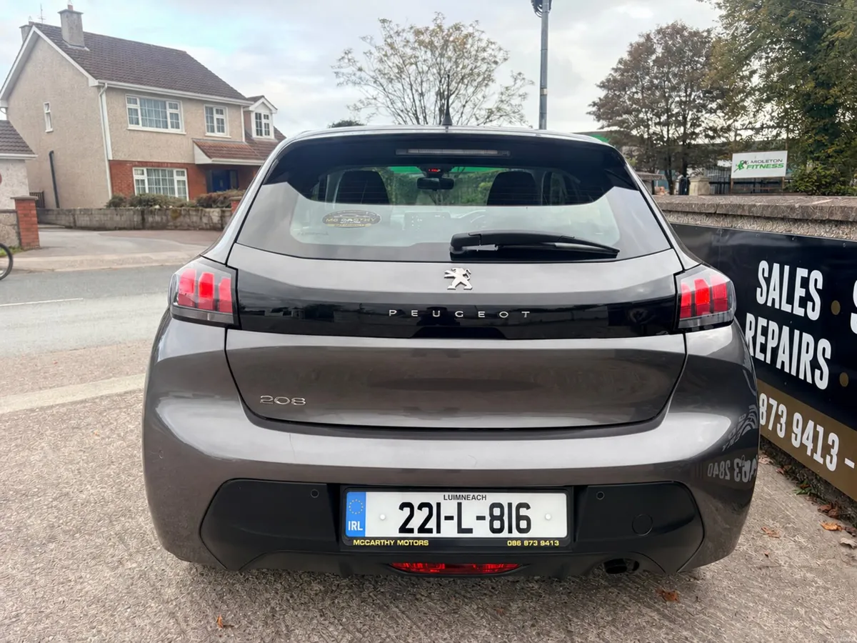 Peugeot 208 - Image 3