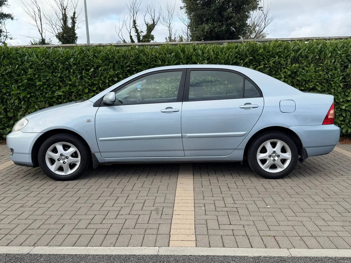 TOYOTA COROLLA 1.4 PETROL MANUAL - Image 4