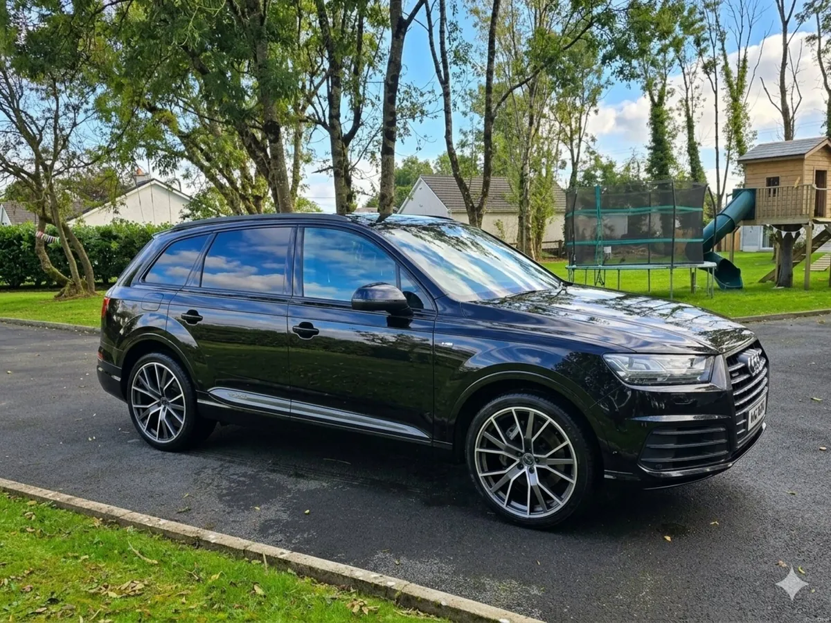 Audi Q7 - Image 2