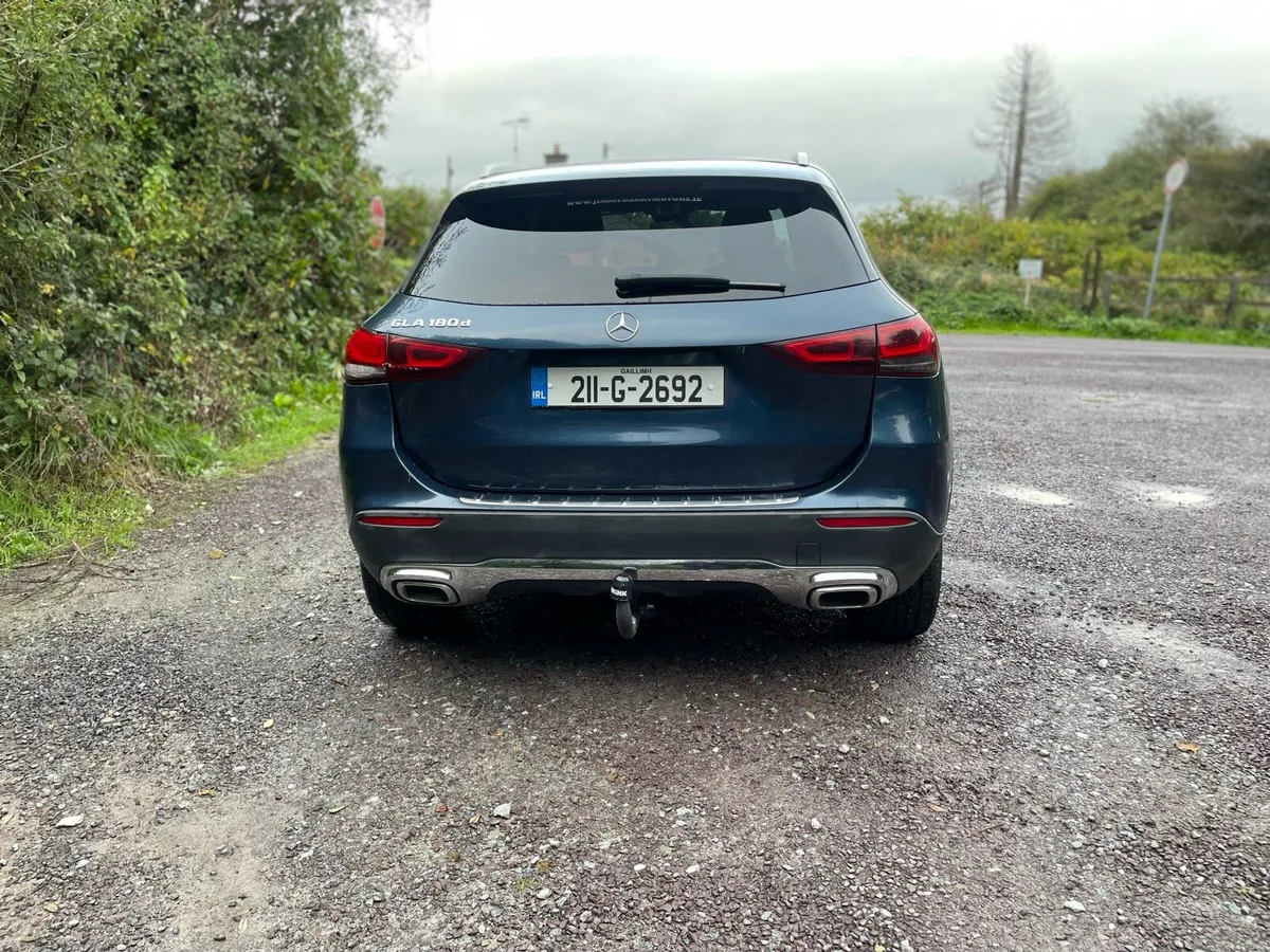 Mercedes-Benz GLA 180d - Image 4