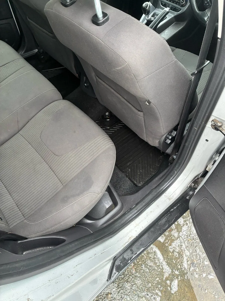 Ford focus - Image 6