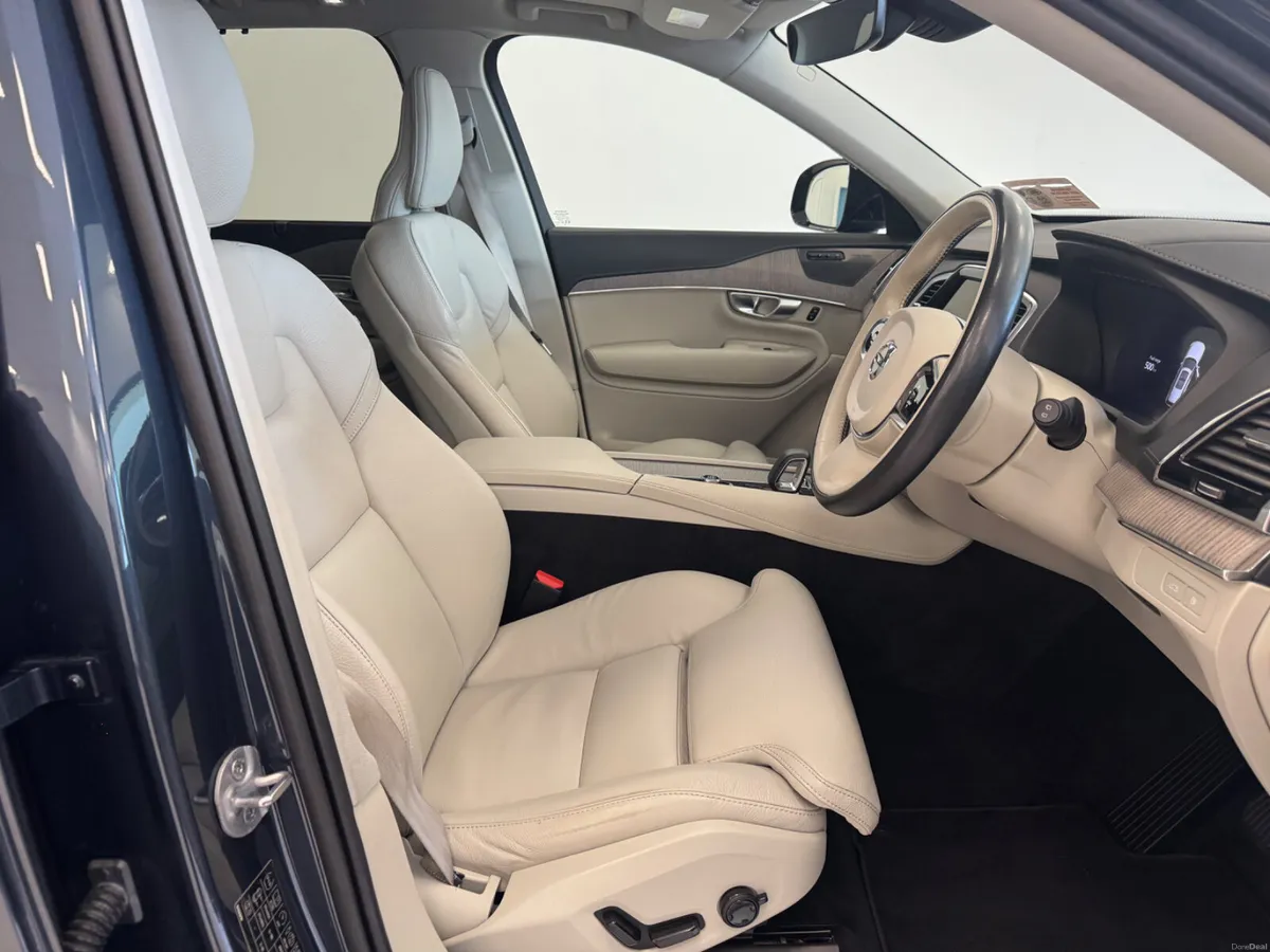Volvo XC90 2023 - Image 3