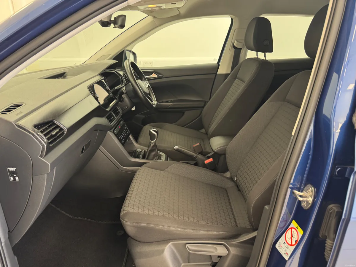 Volkswagen T-Cross 2023 - Image 6