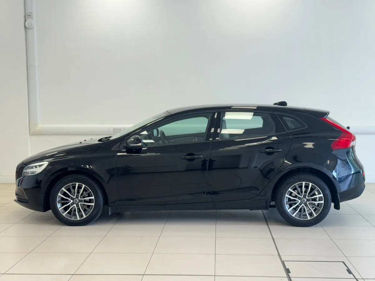 Volvo V40 2017 - Image 4