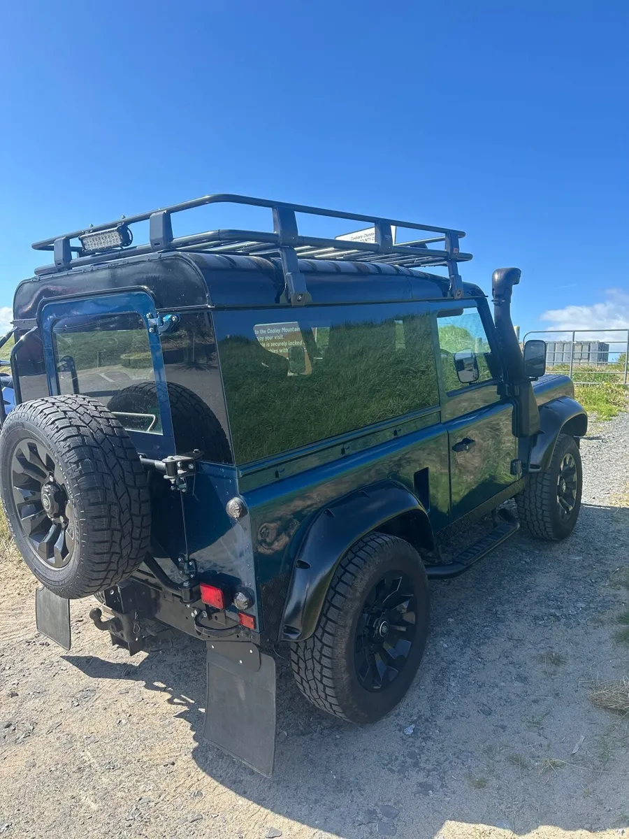 Land Rover Defender 1988 - Image 1