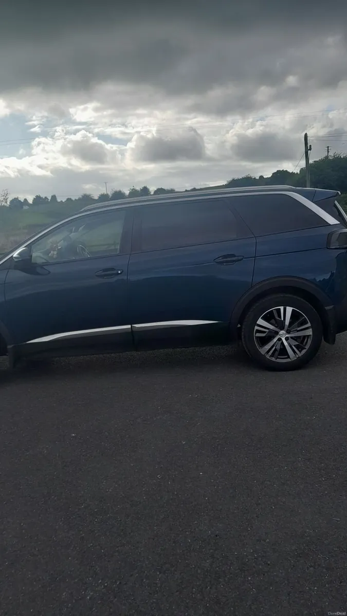Peugeot 5008 2021 - Image 1