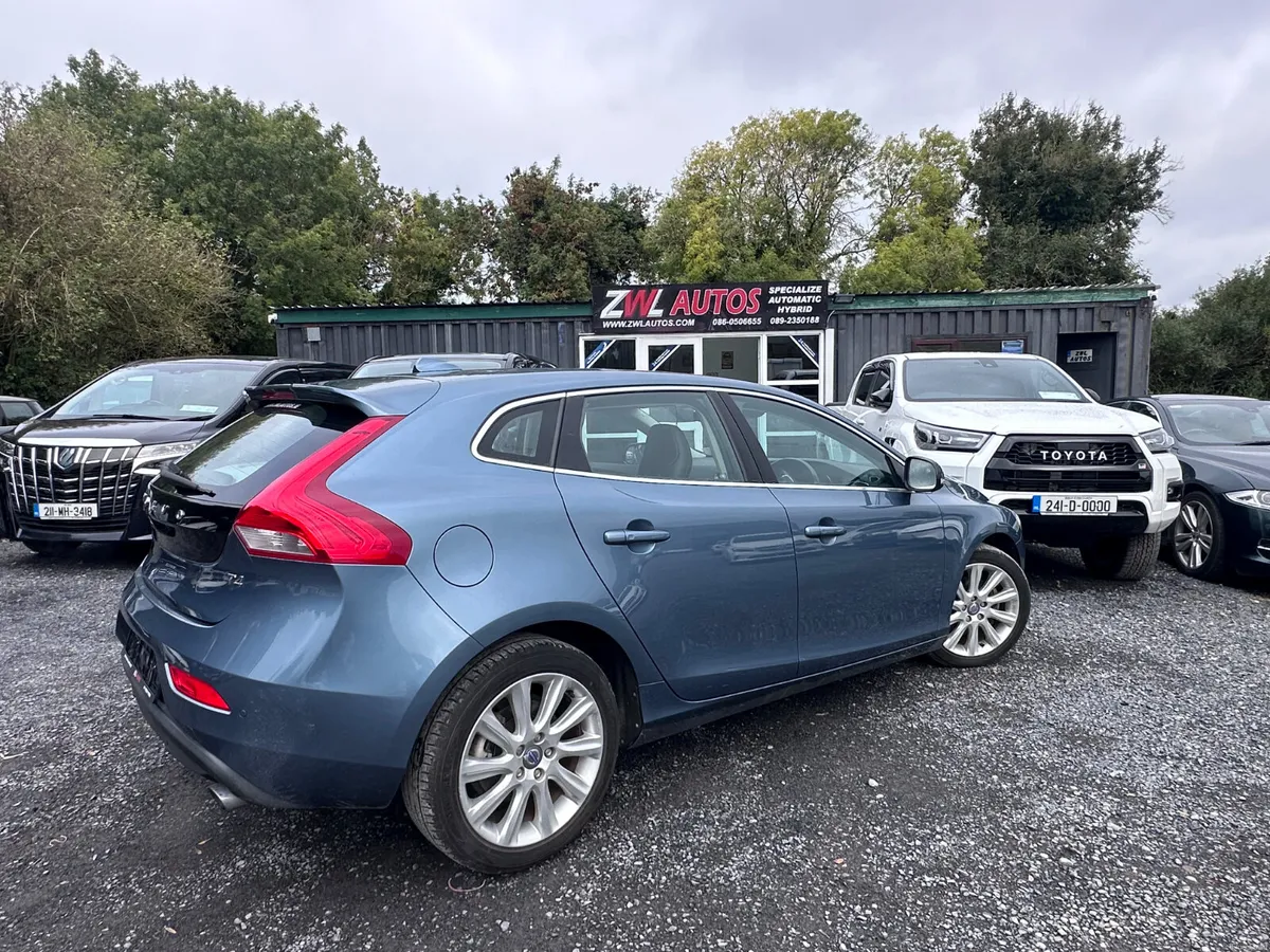 141 Volvo V40 1.6 Low Mileage - Image 6